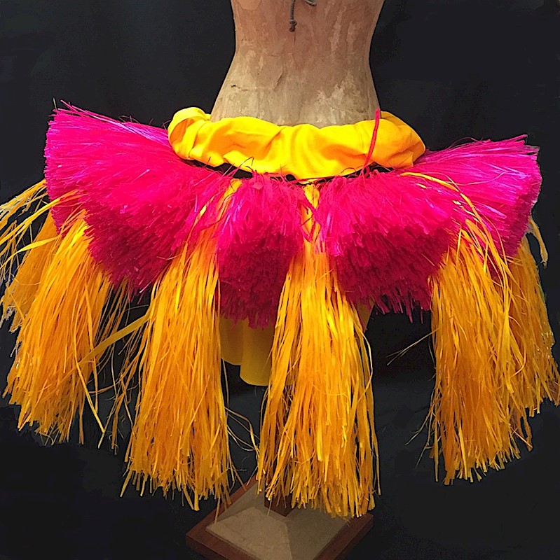 Hawaiian Natural Raffia Grass Skirt - will fit up to waist size 34” or 86cm