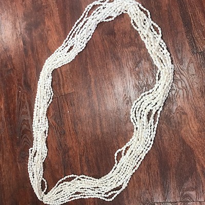 Dovetail Shell Lei                                                         